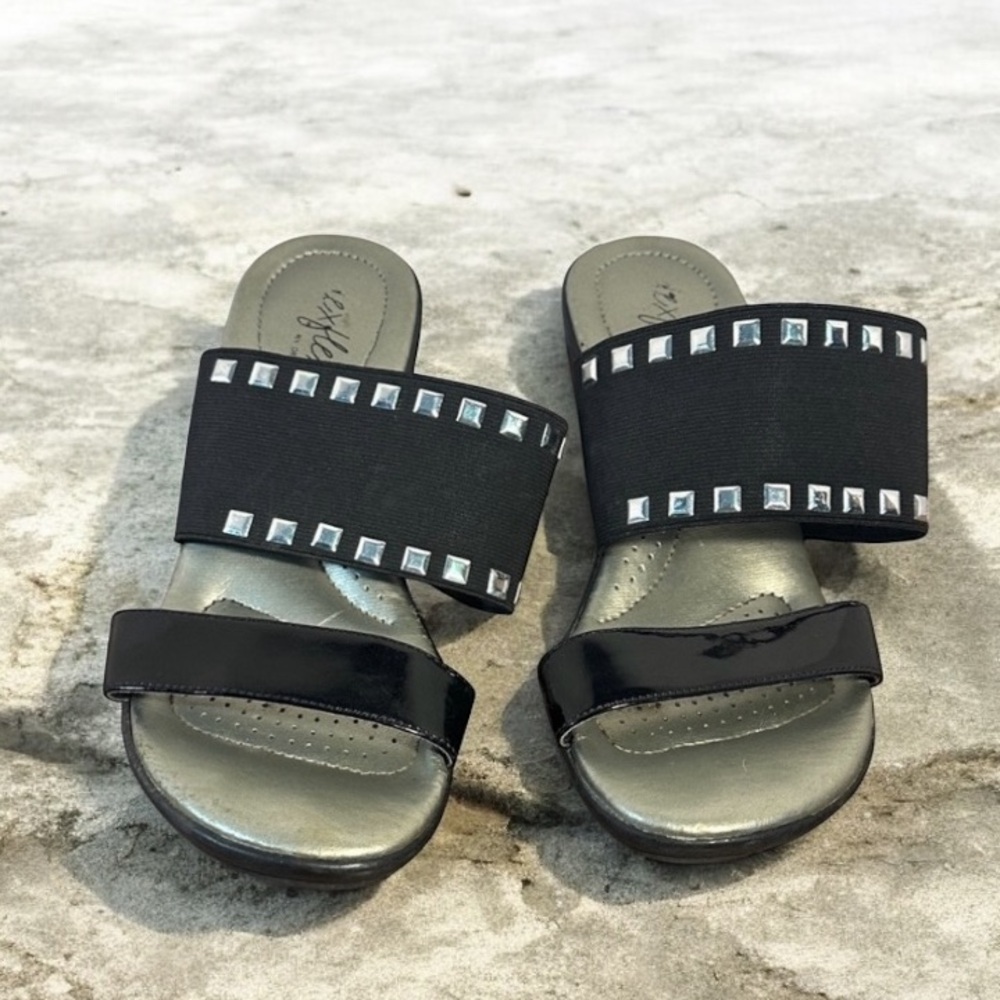 Dexflex Comfort Black Sandals with Silver Accents